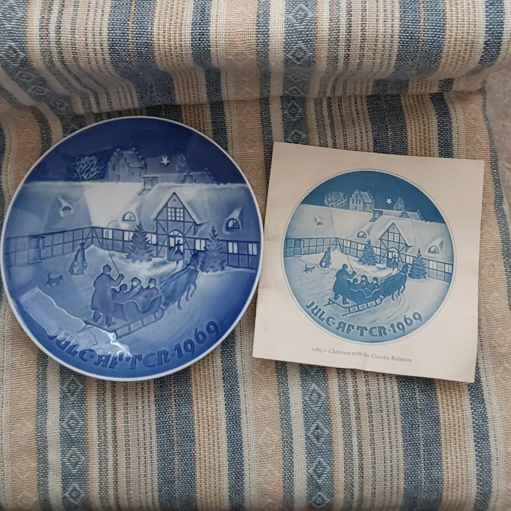 Royal Copenhagen Vintage 1969 “Christmas with the Country‎ Relatives